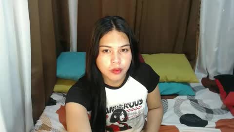 Elle  dont forget to folloW me and thumbs up online show from 15, 2, 2026