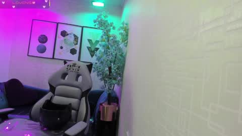 Theia  online show from 30, 3, 2026