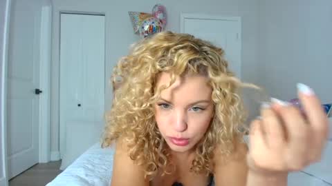 Lily Marie online show from 20, 1, 2025