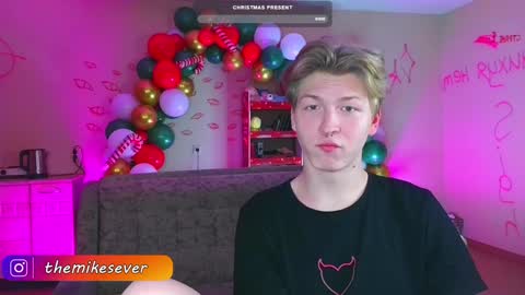 Snapshot of themikesever chatting on 19, 12, 2024 Sever online show from 19, 12, 2024