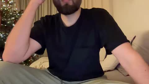 Snapshot of themonarchgoat chatting on 27, 12, 2024 TheMonarchGoat online show from 27, 12, 2024