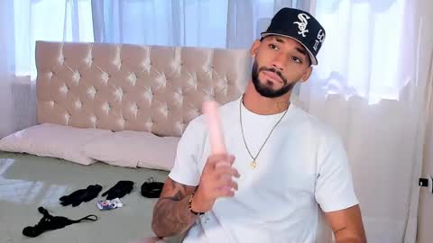 Theo Sky online show from 11, 9, 2025