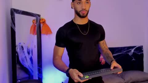 Theo Sky online show from 30, 10, 2025