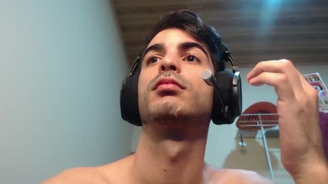Snapshot of therazhanen chatting on 16, 12, 2024 Santiago Enrique online show from 16, 12, 2024