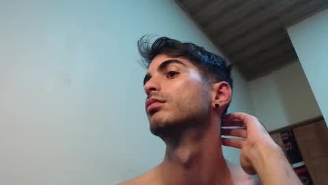 Snapshot of therazhanen chatting on 22, 9, 2025 Santiago Enrique online show from 22, 9, 2025