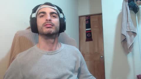 Snapshot of therazhanen chatting on 29, 9, 2025 Santiago Enrique online show from 29, 9, 2025
