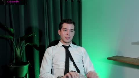 Snapshot of therealmartincox chatting on 24, 12, 2024 4th online show from 24, 12, 2024