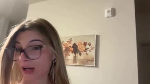 therosiecheeks online show from 18, 2, 2026