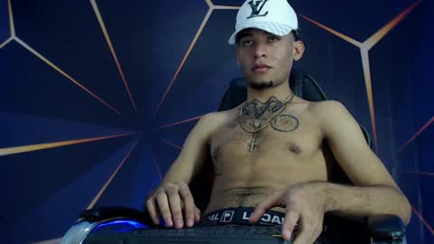 Snapshot of theskinny8inch_ chatting on 26, 1, 2025 theskinny8inch_ online show from 26, 1, 2025