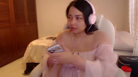 Snapshot of thetalkingbutt chatting on 7, 7, 2026 Mai online show from 7, 7, 2026