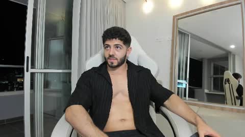 Snapshot of thiago_moretti chatting on 3, 7, 2026 THIAGO online show from 3, 7, 2026