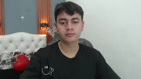 thiago_saenzz online show from 1, 3, 2026