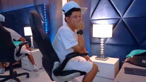 Snapshot of thiagoferrer_ chatting on 10, 7, 2026 T H I A G O online show from 10, 7, 2026