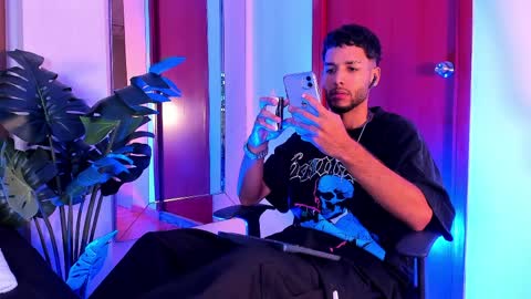 ThiagoFerreti online show from 7, 4, 2026