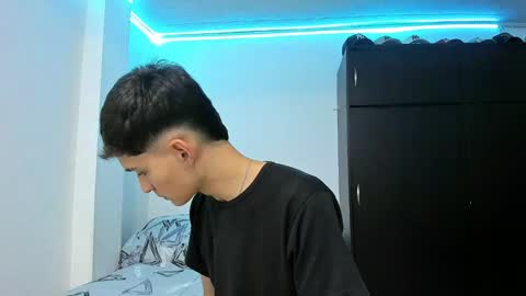 Thiago Wells online show from 8, 12, 2024