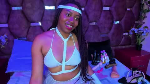 thiana_taylor online show from 16, 9, 2025