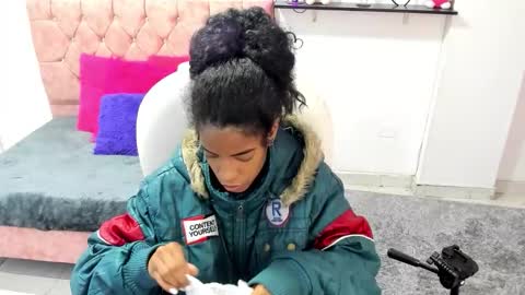 thianahorny online show from 4, 12, 2025