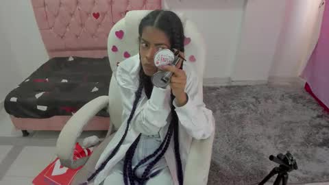 thianahornyy online show from 25, 2, 2026