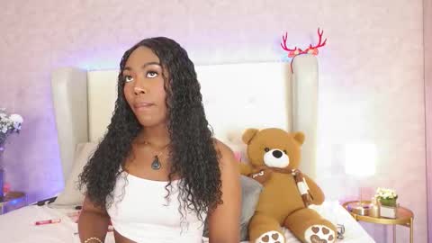 ThianaLopez online show from 19, 12, 2025