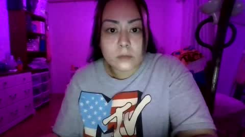 Snapshot of thickassazn93 chatting on 11, 10, 2025 thickassazn93 online show from 11, 10, 2025