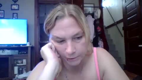 thickblonde_92 online show from 6, 11, 2025