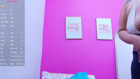 Snapshot of thickbrunnett chatting on 14, 9, 2025 SOFIA online show from 14, 9, 2025