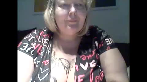Snapshot of thickdarkangel chatting on 14, 4, 2026 thickdarkangel online show from 14, 4, 2026