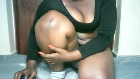 thickybabe_05 online show from 6, 2, 2025