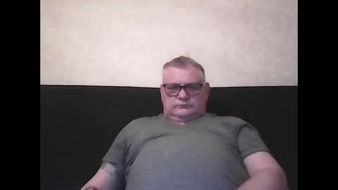 Snapshot of thierrysymp chatting on 4, 2, 2025 Thierrysymp online show from 4, 2, 2025