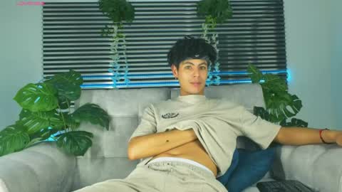 Thiago Saenzz online show from 7, 4, 2026