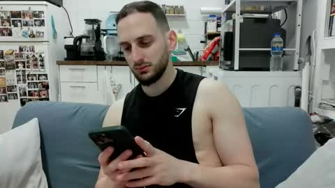 Snapshot of thinboy2 chatting on 16, 4, 2026 Thinboy2 online show from 16, 4, 2026