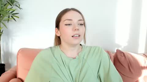 Snapshot of thisisamelia chatting on 31, 7, 2026 Amelia shows on mondays fridays and sundays if anything changes im giving updates on my fansly online show from 31, 7, 2026