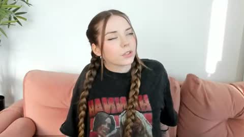 Snapshot of thisisamelia chatting on 1, 8, 2026 Amelia shows on mondays fridays and sundays if anything changes im giving updates on my fansly online show from 1, 8, 2026