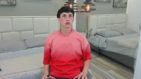 Snapshot of thom_ames chatting on 13, 6, 2026 Thom online show from 13, 6, 2026