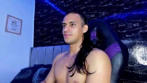 Snapshot of thomas__wayne chatting on 16, 11, 2025 Thomas online show from 16, 11, 2025