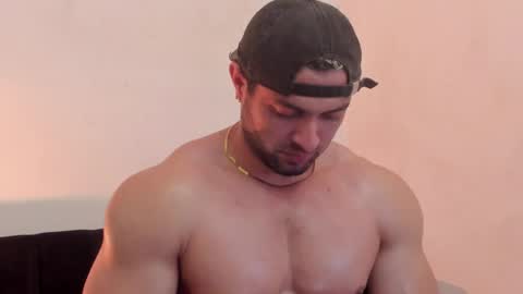 Snapshot of thomas_brandon chatting on 4, 5, 2026 Thomas Brandon online show from 4, 5, 2026