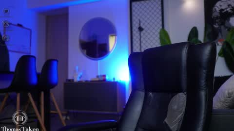 Thomas Falcon online show from 17, 1, 2025