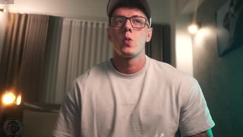 Thomas Falcon online show from 10, 9, 2025