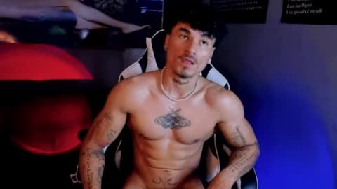 Snapshot of thomas_fit1 chatting on 29, 4, 2026 Thomas 3 JUST STAY AND BE MY LAST LOVE online show from 29, 4, 2026