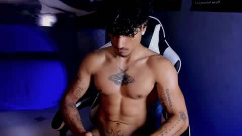 Snapshot of thomas_fit1 chatting on 8, 5, 2026 Thomas 3 JUST STAY AND BE MY LAST LOVE online show from 8, 5, 2026