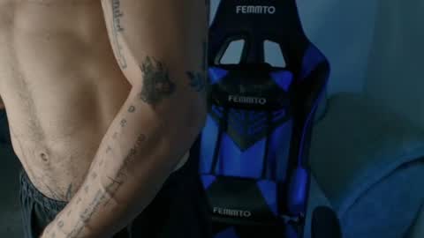 Snapshot of thomas_fit1 chatting on 4, 7, 2026 Thomas 3 JUST STAY AND BE MY LAST LOVE online show from 4, 7, 2026