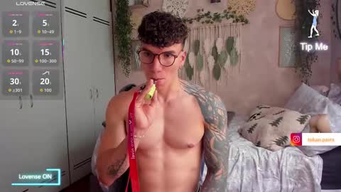 Thomas Grey online show from 30, 11, 2025