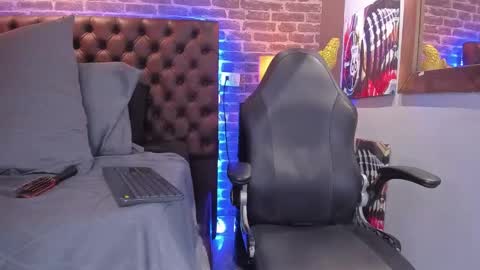 ---Thomas--- online show from 22, 2, 2025