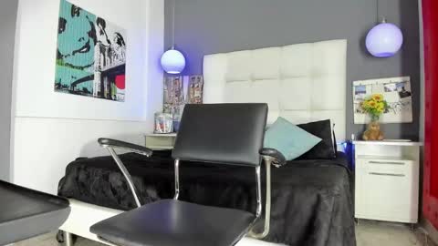 ---Thomas--- online show from 8, 3, 2025