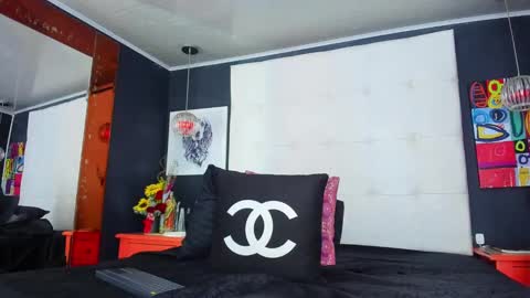 ---Thomas--- online show from 12, 3, 2025