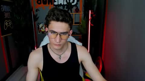Snapshot of thomas_michaelson chatting on 10, 10, 2025 Thomas online show from 10, 10, 2025