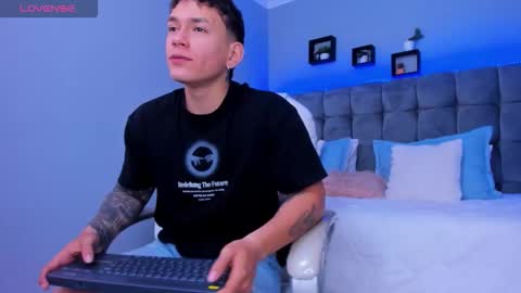 Thomas online show from 4, 12, 2025