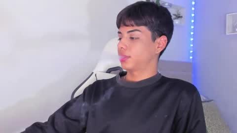 Snapshot of thomas_wild chatting on 24, 10, 2025 Thomas online show from 24, 10, 2025