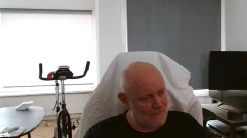 thomash32 online show from 10, 9, 2025