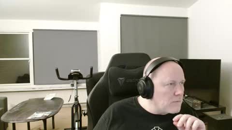 thomash32 online show from 22, 9, 2025